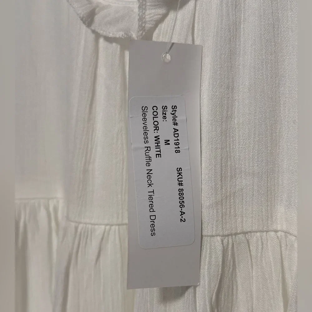 Gilli NWT Sleeveless Ruffle Neck Tiered Dress White Size Medium - Picture 6 of 6
